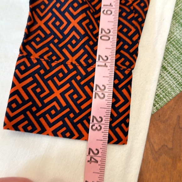 C Wonder Tunic Top XS. NWOT  2 front  pockets, a  front covered buttons placard - Picture 9 of 10